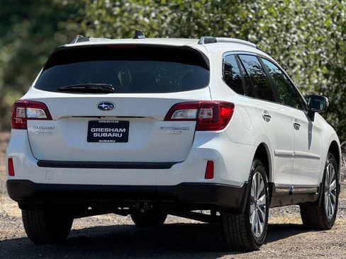 Used 2017 Subaru Outback 2.5i Touring w/ Popular Package #5A AWD/4WD image 7