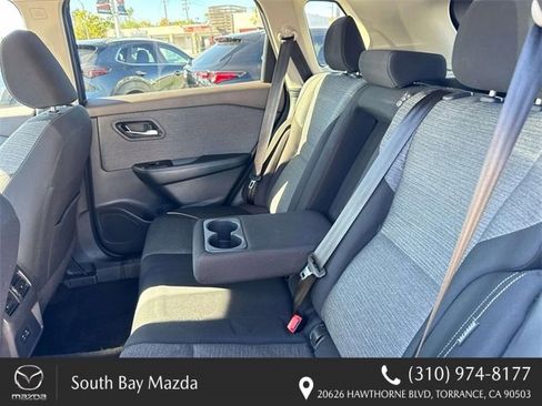 Used 2023 Nissan Rogue SV image 10