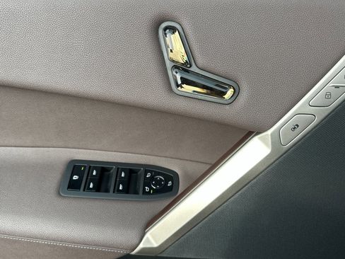 Used 2023 BMW iX xDrive50 w/ Ultimate Package 2 image 11