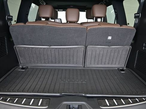 Used 2024 Nissan Armada Platinum w/ Cargo Package AWD/4WD image 34