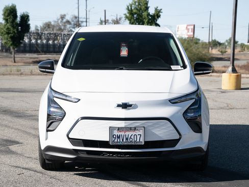 Used 2022 Chevrolet Bolt LT image 2