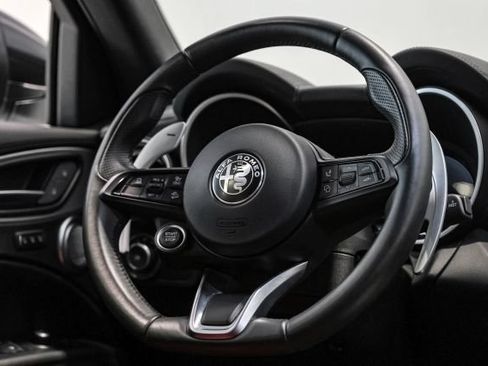 Used 2024 Alfa Romeo Stelvio Veloce AWD/4WD image 25