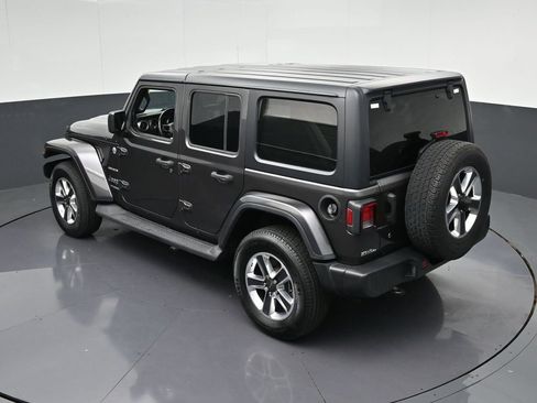 Used 2018 Jeep Wrangler Unlimited Sahara AWD/4WD image 23