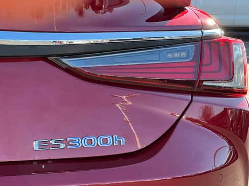 Used 2019 Lexus ES 300h w/ Premium Package FWD image 13