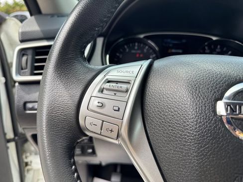 Used 2015 Nissan Rogue SL AWD/4WD image 22