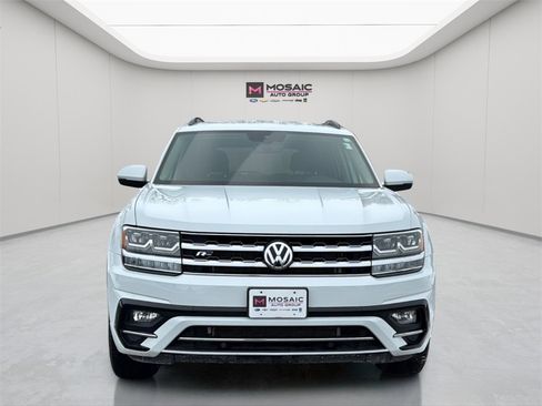 Used 2020 Volkswagen Atlas SE w/ Towing Package image 2