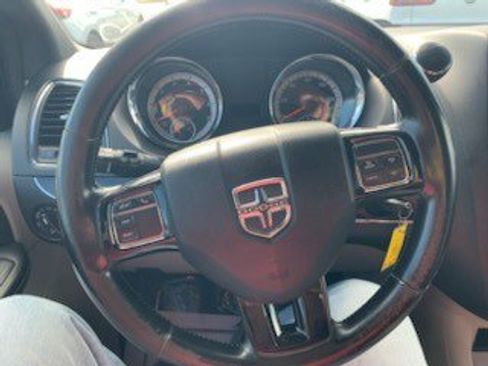 Used 2019 Dodge Grand Caravan SXT image 7