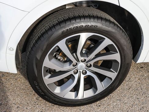 Used 2024 Land Rover Discovery Sport S image 13