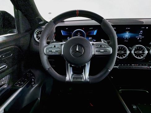 Used 2023 Mercedes-Benz GLB 35 AMG 4MATIC image 4