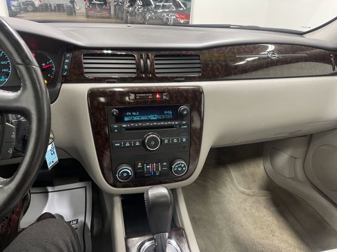 Used 2013 Chevrolet Impala LT w/ LT Sunroof Package image 28