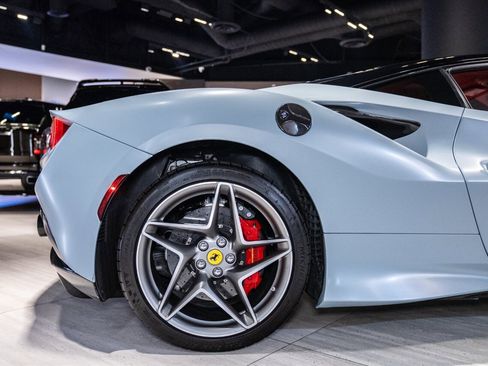 Used 2021 Ferrari F8 Tributo image 8