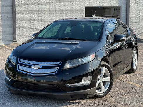 Used 2015 Chevrolet Volt Premium w/ Premium Trim Package FWD image 2