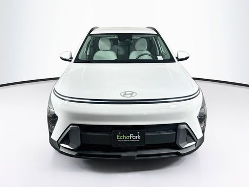 Used 2025 Hyundai Kona SEL AWD/4WD image 2