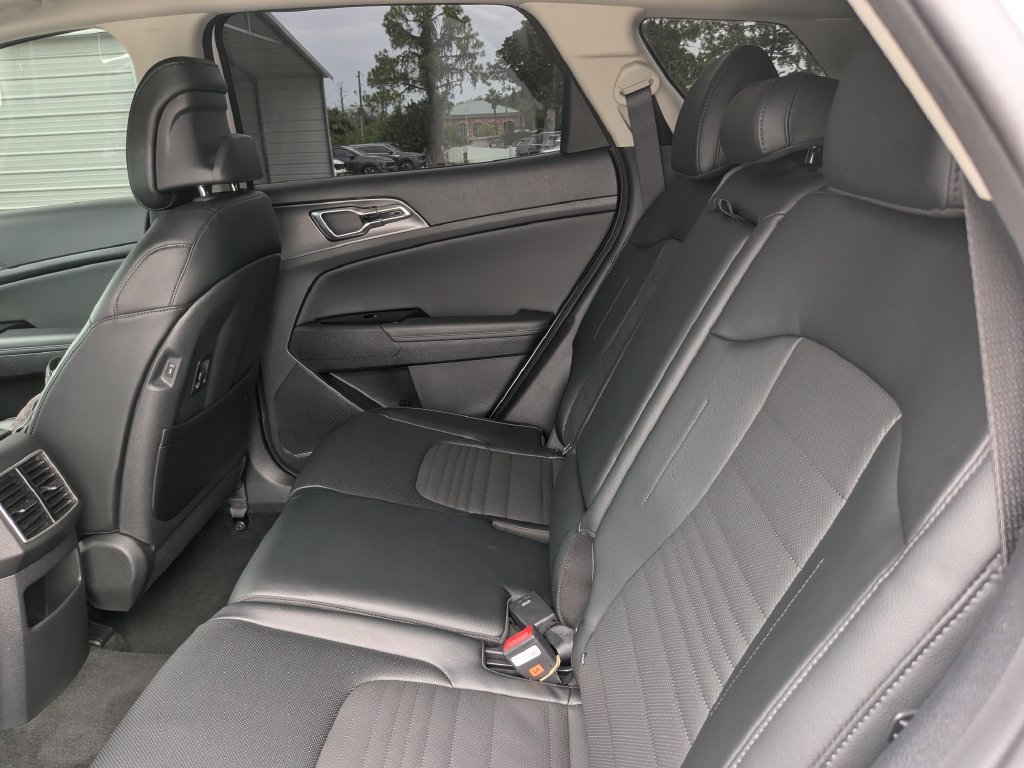 Certified 2025 Kia Sportage SX FWD image 19