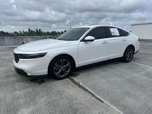 Used 2023 Honda Accord EX image 18