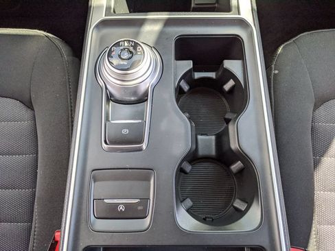 Used 2024 Ford Edge SE w/ Black Appearance Package AWD/4WD image 9