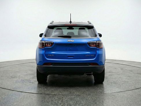Used 2025 Jeep Compass Trailhawk AWD/4WD image 7