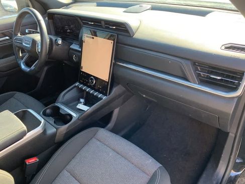 Certified 2025 GMC Terrain Elevation image 19