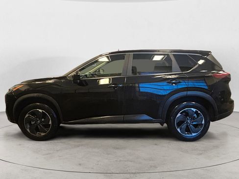 Used 2026 Nissan Rogue SV AWD/4WD image 2