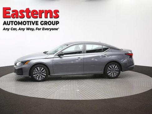 Used 2024 Nissan Altima 2.5 SV FWD image 58