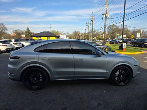 Used 2020 Porsche Cayenne Turbo AWD/4WD image 26