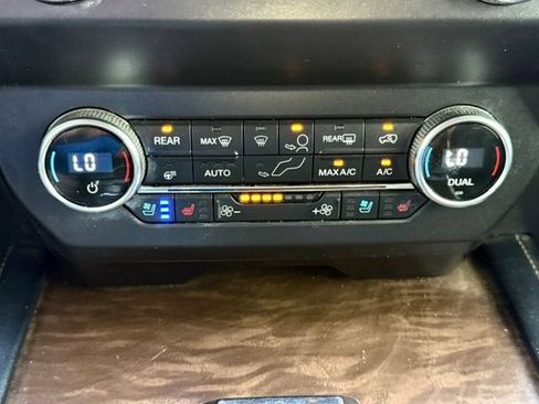 Used 2019 Ford Expedition Platinum AWD/4WD image 22