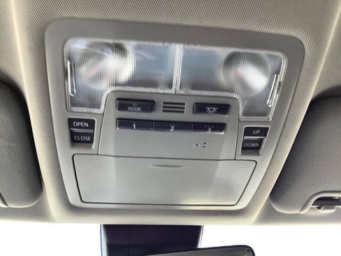 Used 2017 Toyota Highlander Limited AWD/4WD image 54