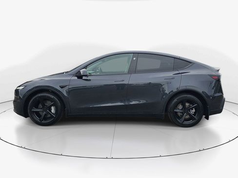 Used 2026 Tesla Model Y Long Range AWD/4WD image 7