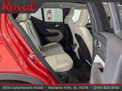 Certified 2024 Volvo XC40 B5 Plus w/ Protection Package Premier image 10