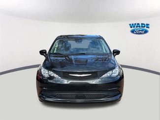 Used 2023 Chrysler Voyager LX video 2