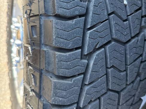 Used 2011 Ford F250 XLT w/ XTR Pkg image 12