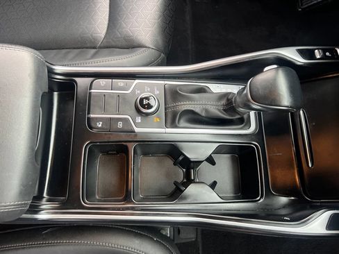 Used 2022 Kia Sorento S AWD/4WD image 23