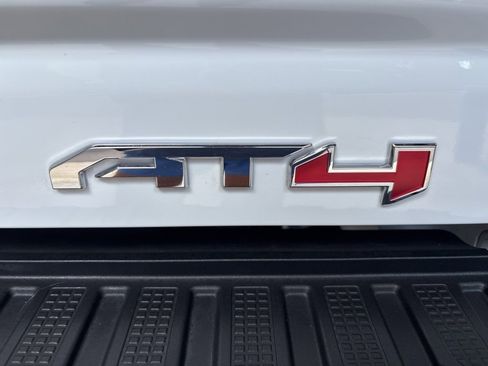 Used 2025 GMC Sierra 2500 AT4 w/ AT4 Preferred Package image 8