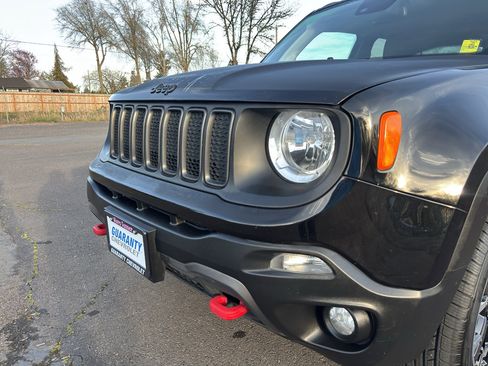 Used 2023 Jeep Renegade Trailhawk image 5