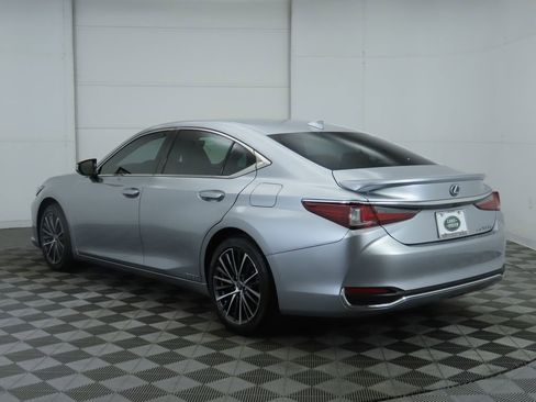Used 2022 Lexus ES 300h w/ Premium Package image 7