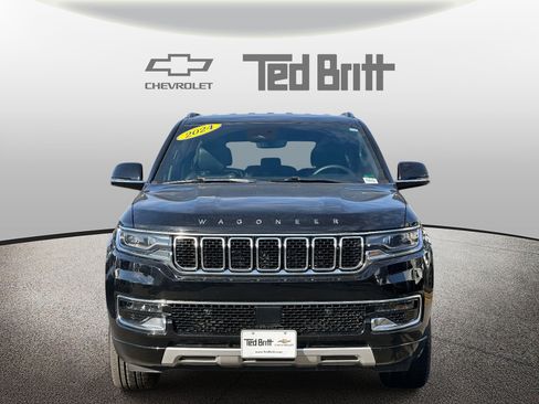 Used 2024 Jeep Wagoneer L Series II w/ Flexible Seating Group image 2