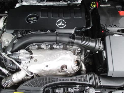 Used 2021 Mercedes-Benz GLA 250 4MATIC image 13