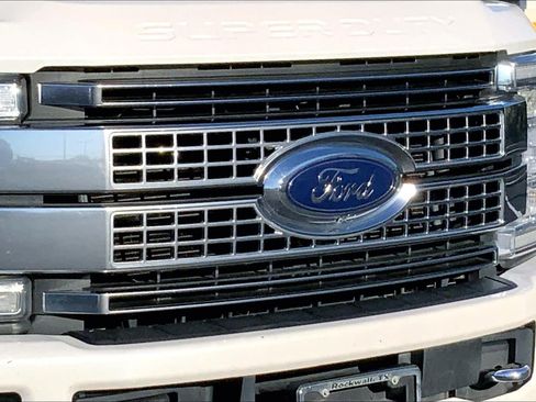 Used 2018 Ford F250 Platinum w/ Platinum Ultimate Package AWD/4WD image 27