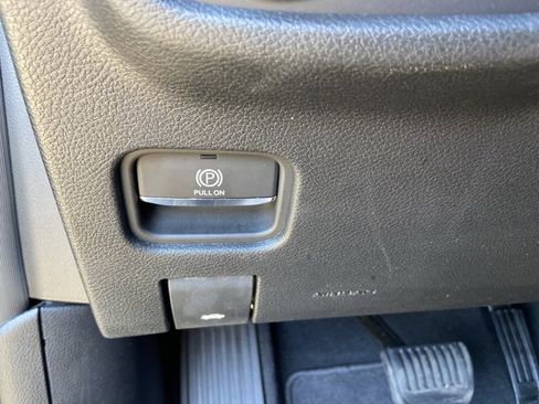 Used 2025 Jeep Grand Cherokee Altitude AWD/4WD image 47
