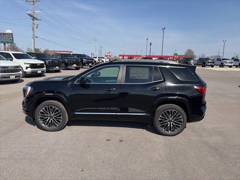 New 2026 GMC Terrain Denali w/ LPO, Black Badging Package image 3