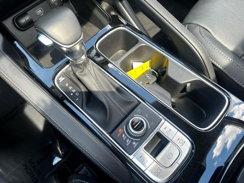 Used 2021 Kia Telluride SX image 16