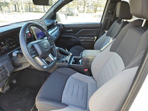 Used 2025 Toyota Tacoma TRD Off-Road image 19