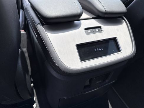 Used 2025 Lincoln Navigator L Reserve AWD/4WD image 23