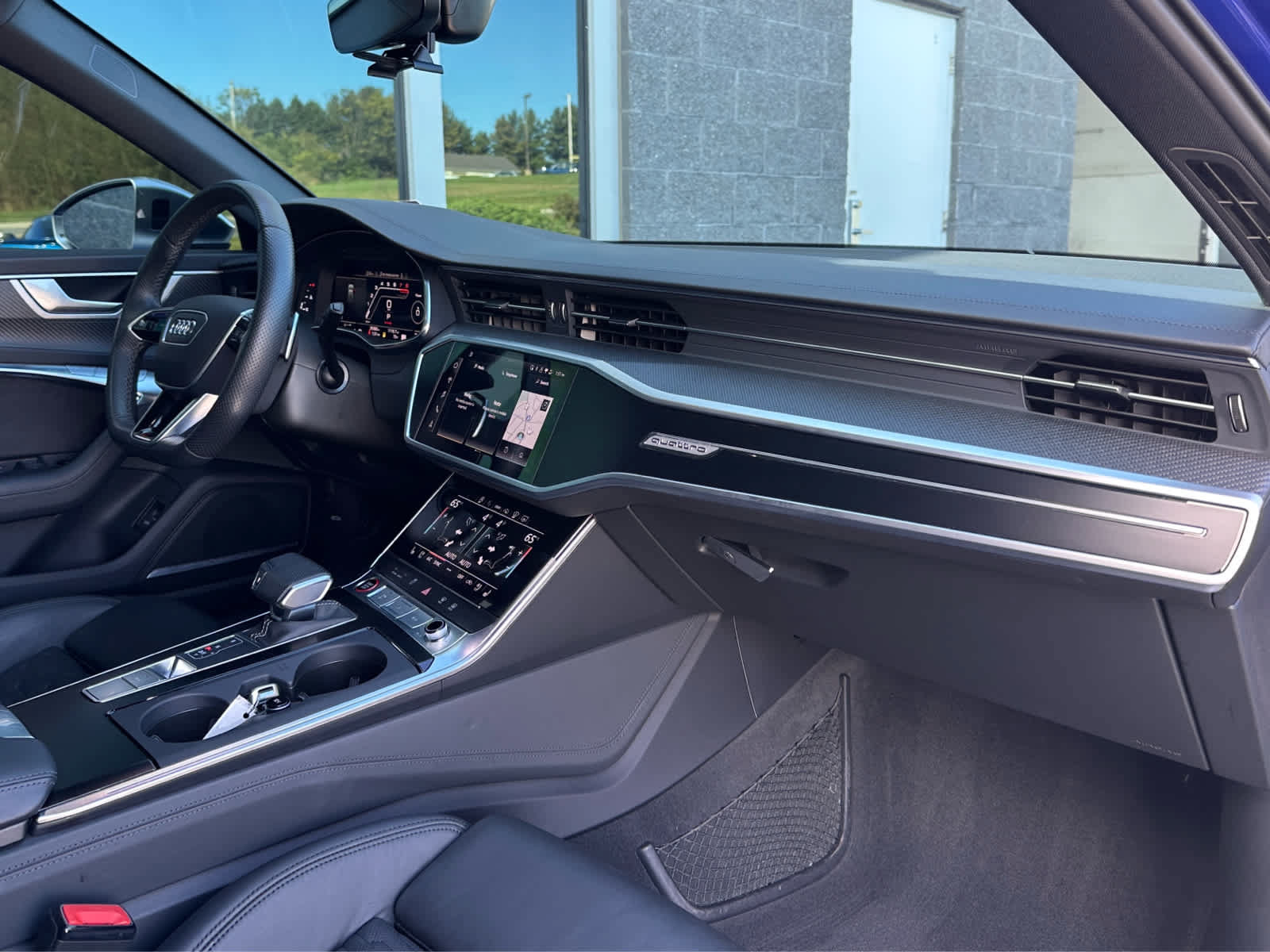 Used 2023 Audi RS 6 AWD/4WD image 12