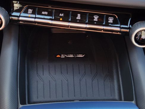 New 2026 Chevrolet Equinox EV LT image 14