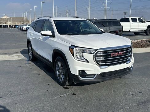 Certified 2024 GMC Terrain SLT image 33