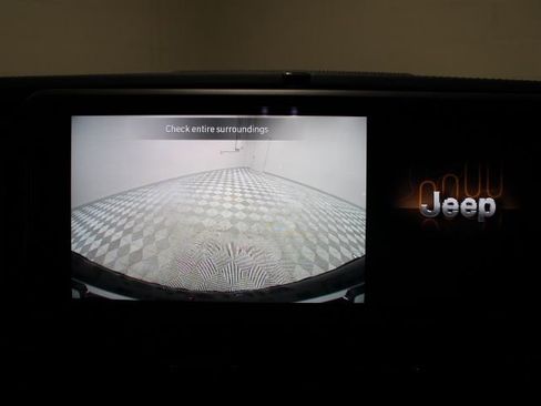 Used 2025 Jeep Wrangler Unlimited Rubicon image 4