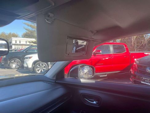 Certified 2024 Honda HR-V LX image 29