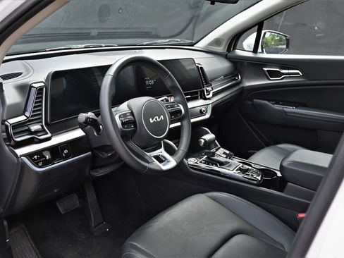 Used 2025 Kia Sportage EX w/ Premium Package image 20