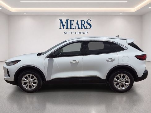 Used 2024 Ford Escape Active AWD/4WD image 2